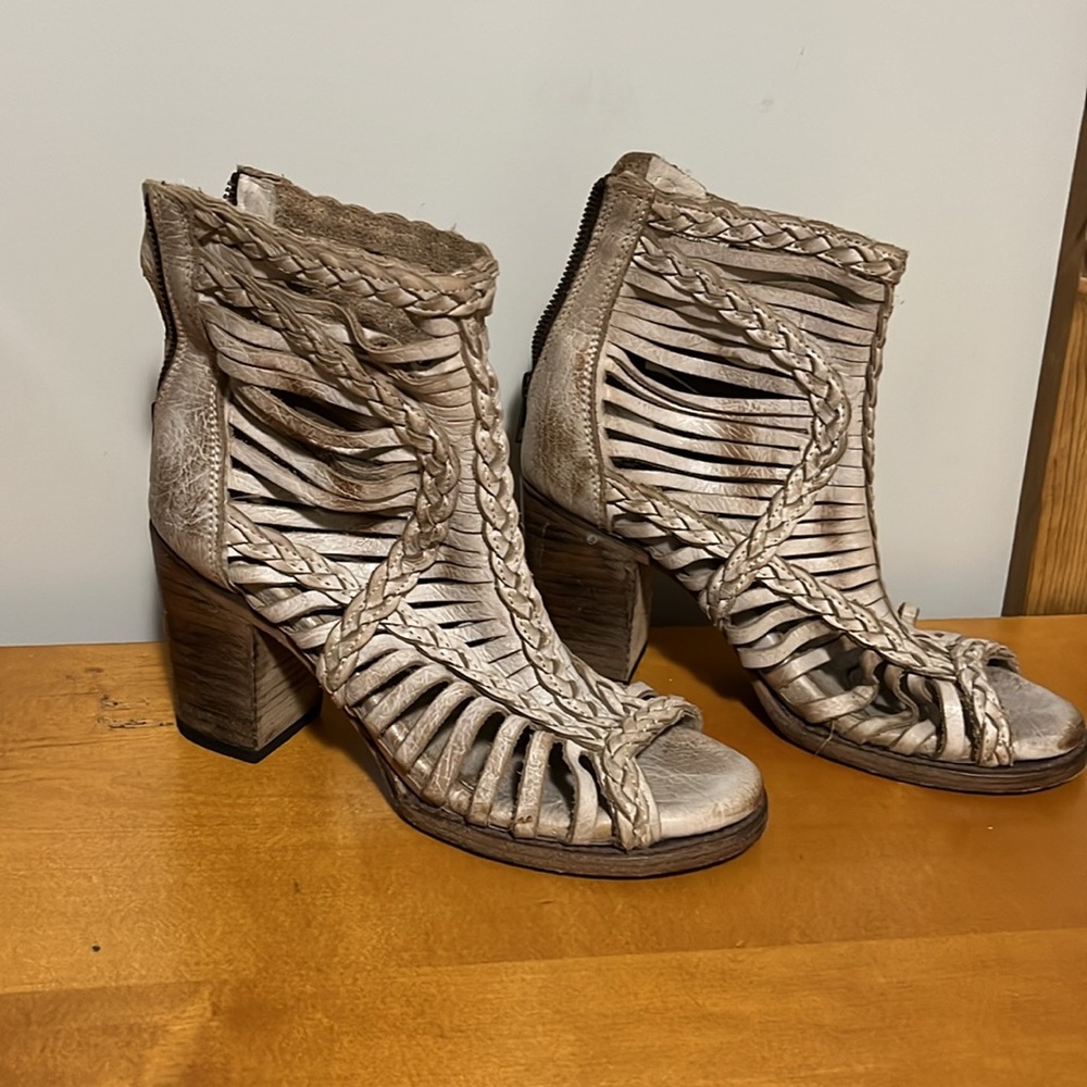 Freebird sandals - Picture 2 of 7